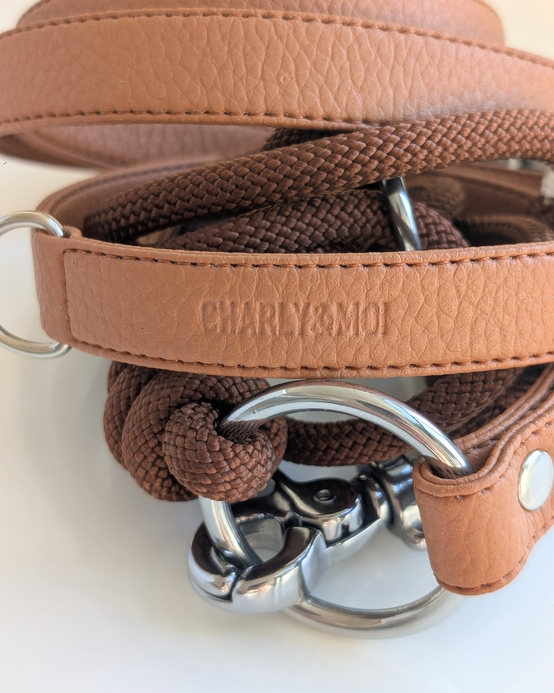 Laisse en cuir végan camel et corde chocolat