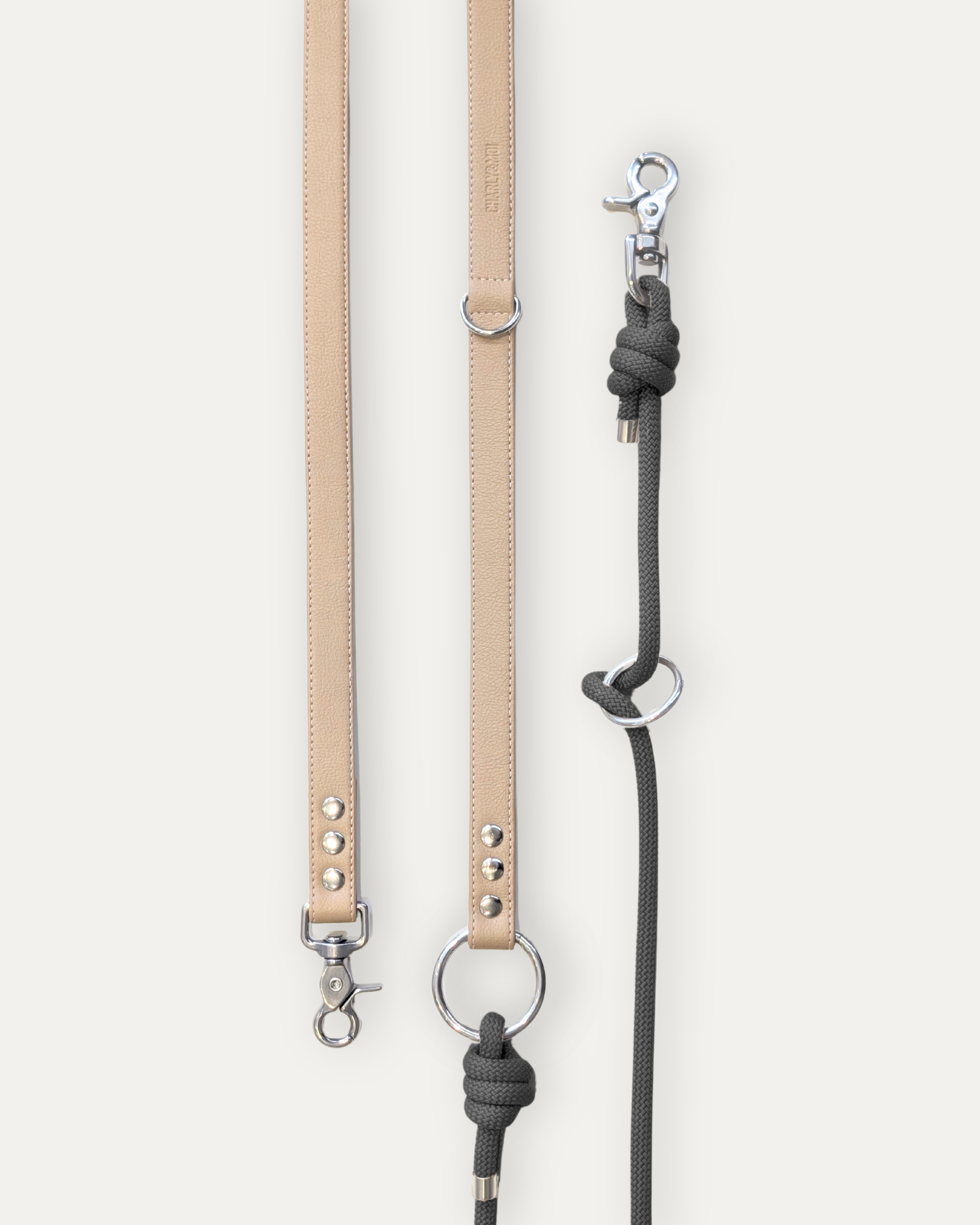 Laisse Cassandre – Nude