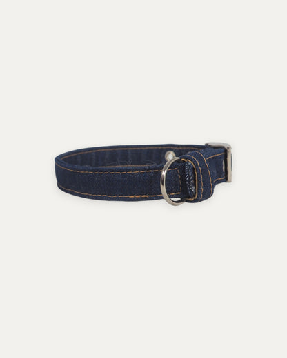 Collier pour chien en jean renforcé de sangle en nylon, fabriqué en France avec stocks de marque de luxe, zoom côté, style décontracté et durable