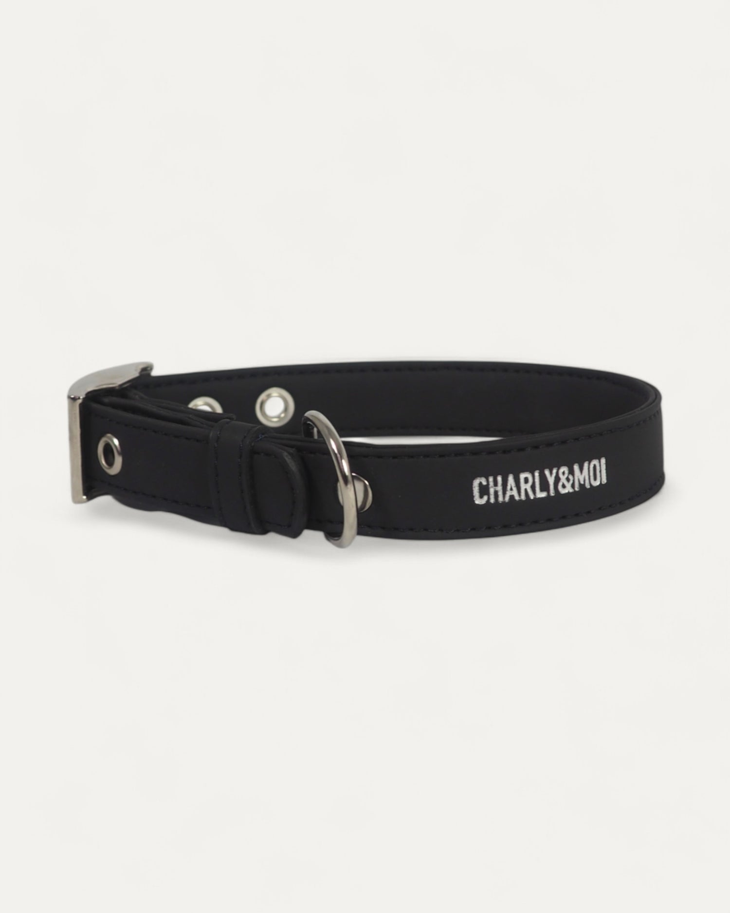 Collier personnalisable pour chien en cuir vegan de pommes, noir, élégant, durable, cruelty-free et respectueux de l&