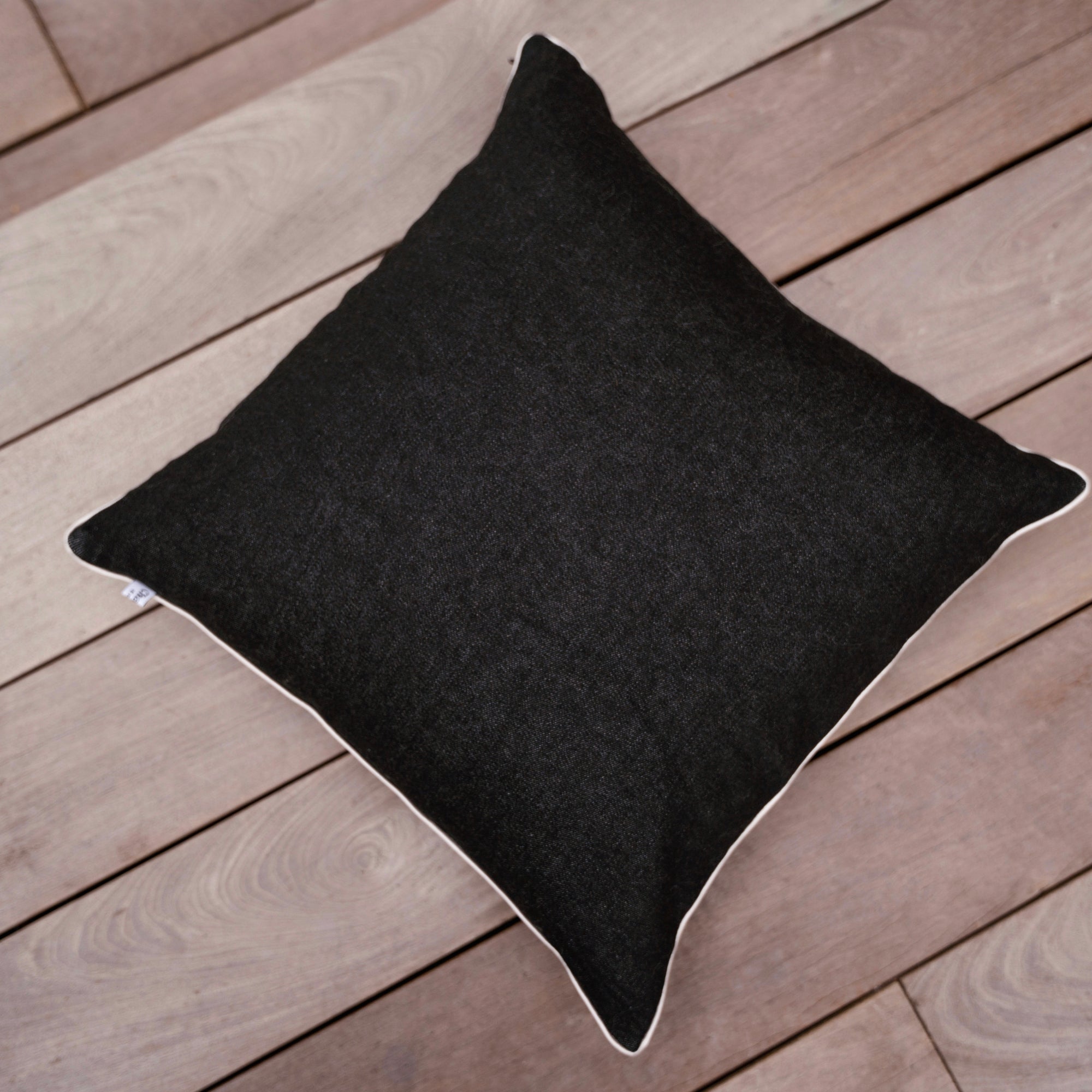 Saint-Germain decorative cushion