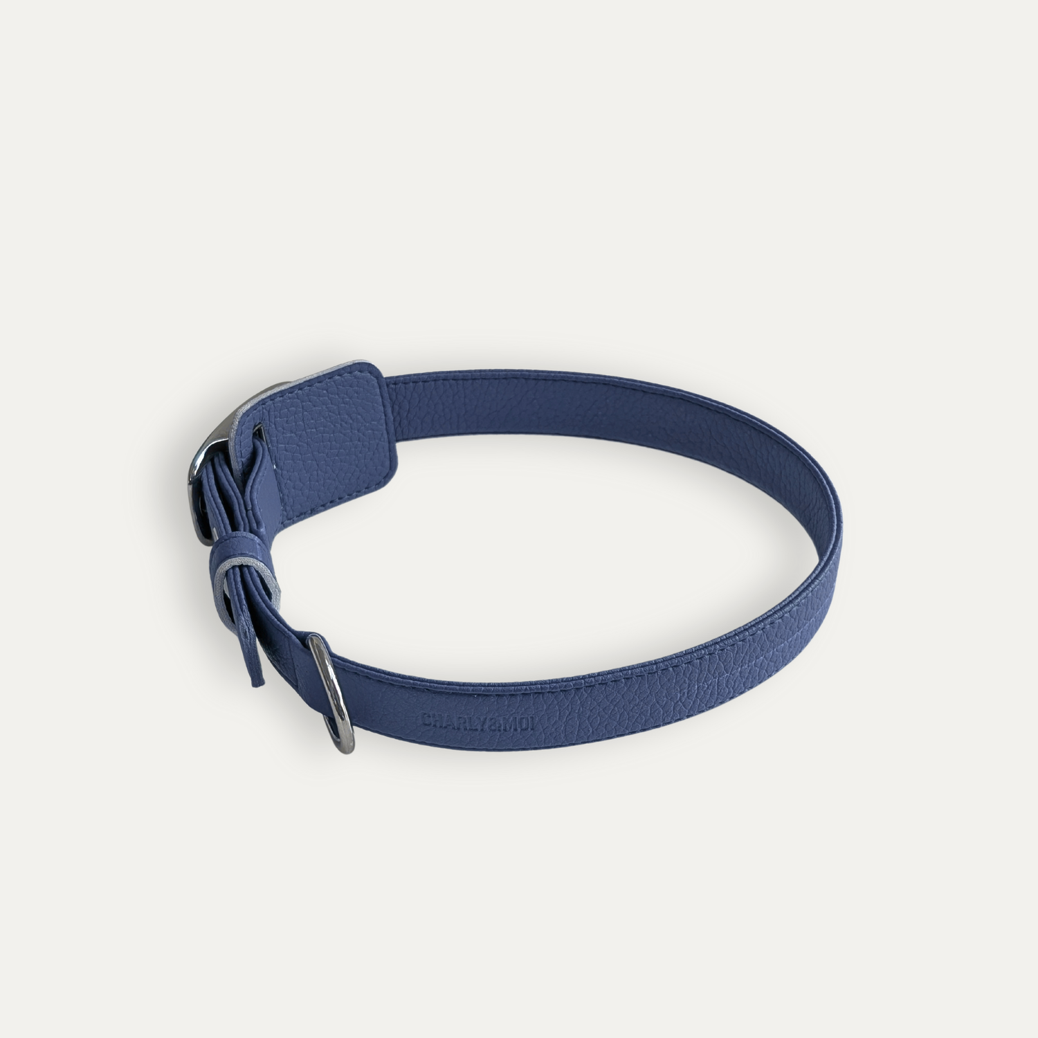 Collier pour chien en cuir* vegan bleu marine focus arrière