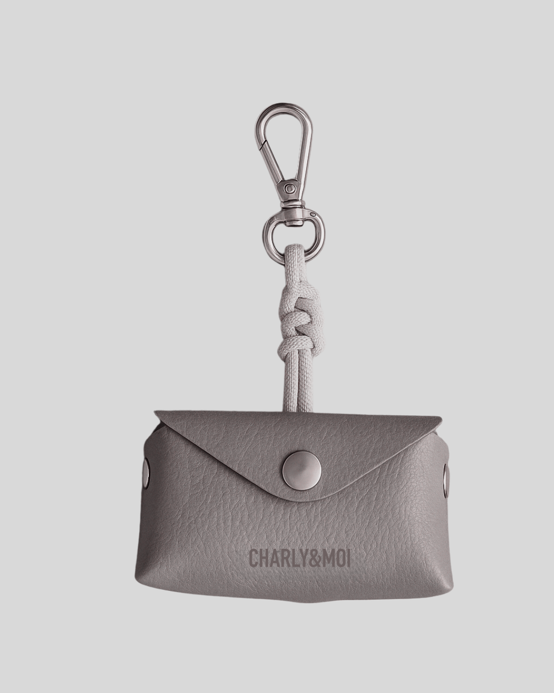 Pochette pour sacs à déjection en cuir végan couleur gris perle