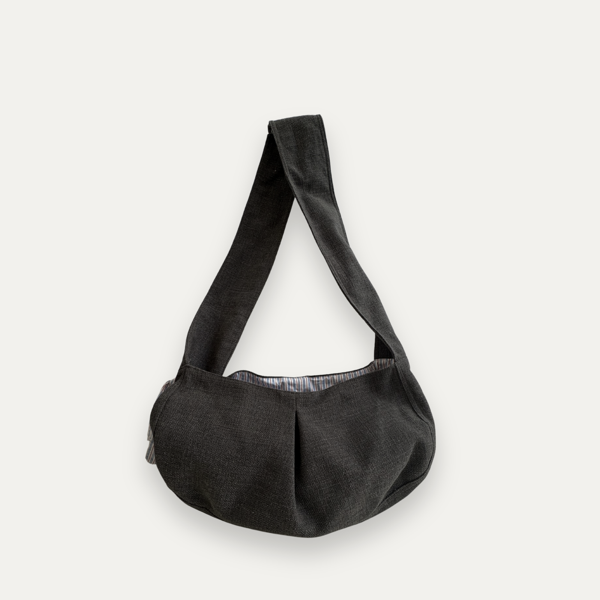 The carrying bag