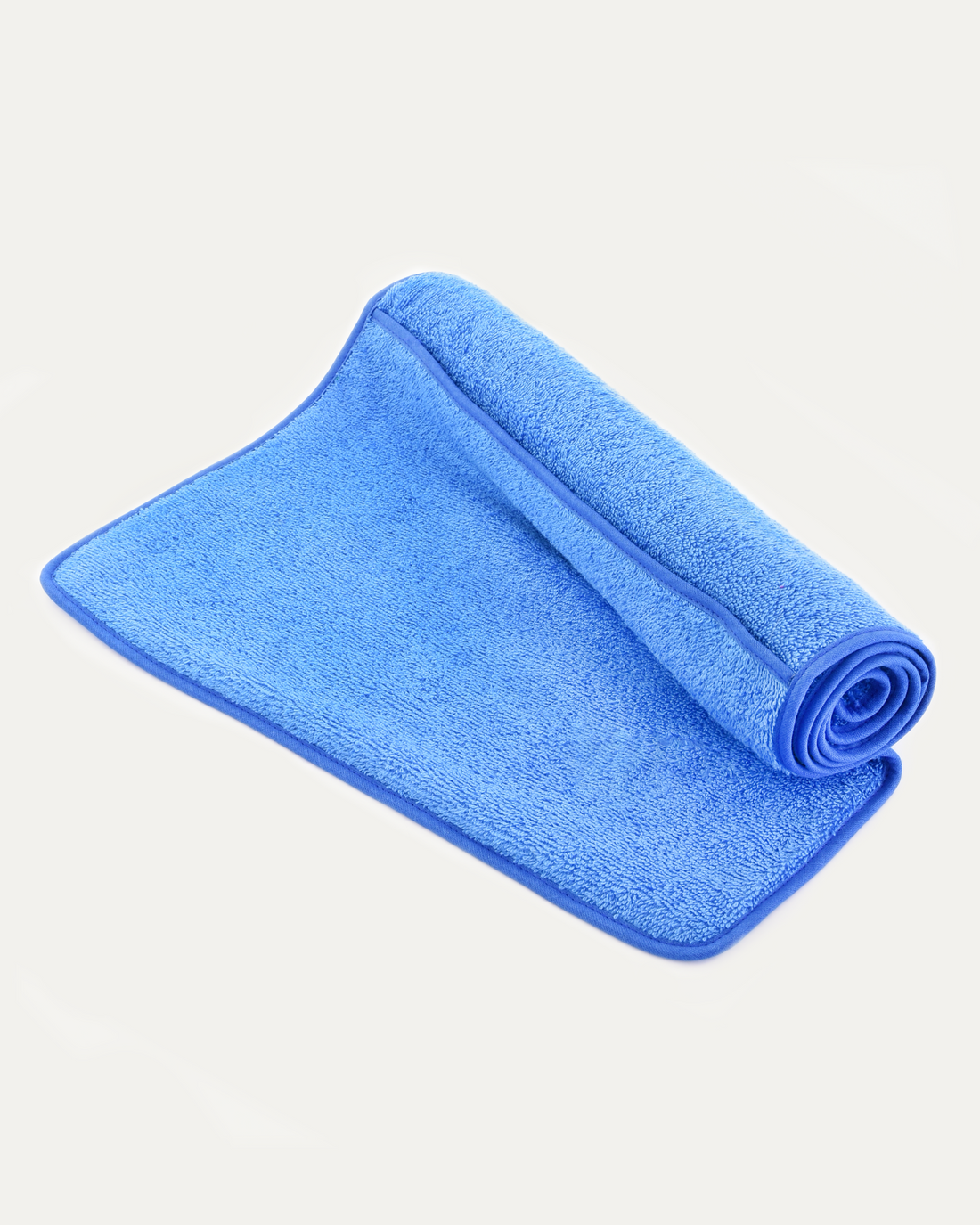 Serviette en éponge bleue pour chien avec encoches pour les mains, douce et absorbante, idéale pour le séchage après le bain ou la promenade